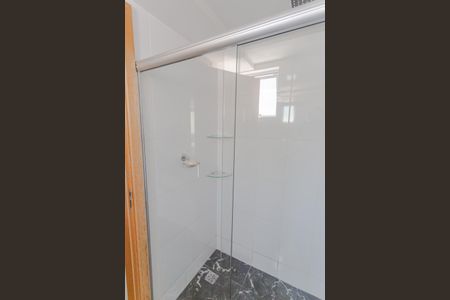 Apartamento à venda com 105m², 2 quartos e 3 vagas Apartamento à venda com 105m², 2 quartos e 3 vagasBanheiro da Suíte 1