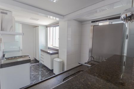 Apartamento à venda com 105m², 2 quartos e 3 vagas Apartamento à venda com 105m², 2 quartos e 3 vagasCozinha/Área de Serviço