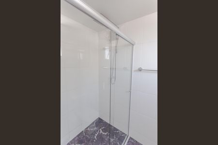Apartamento à venda com 105m², 2 quartos e 3 vagas Apartamento à venda com 105m², 2 quartos e 3 vagasBanheiro da Suíte 1