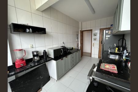 Apartamento à venda com 110m², 3 quartos e 2 vagasCozinha