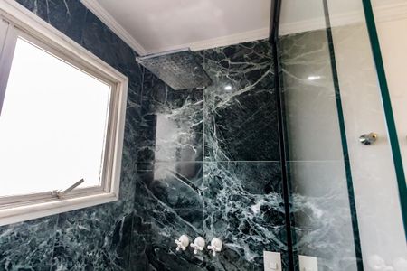 Apartamento à venda com 214m², 3 quartos e 3 vagas Apartamento à venda com 214m², 3 quartos e 3 vagasBanheiro da Suíte 2 - chuveiro