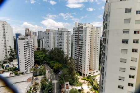 Apartamento à venda com 214m², 3 quartos e 3 vagas Apartamento à venda com 214m², 3 quartos e 3 vagasVista - Suíte 2