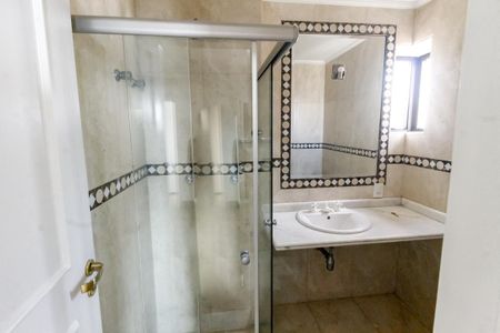 Apartamento à venda com 214m², 3 quartos e 3 vagas Apartamento à venda com 214m², 3 quartos e 3 vagasBanheiro da Suíte 1