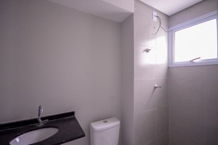 Banheiro  de apartamento à venda com 1 quarto, 24m² em Vila Nair, São Paulo