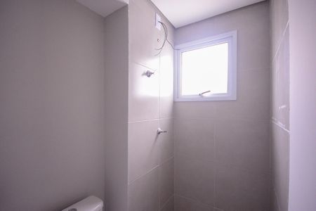 Banheiro  de apartamento à venda com 1 quarto, 24m² em Vila Nair, São Paulo