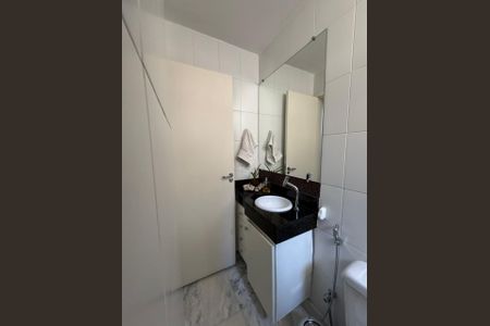 Apartamento à venda com 93m², 3 quartos e 2 vagasBanheiro 