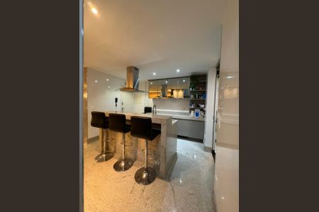 Apartamento à venda com 93m², 3 quartos e 2 vagasCozinha