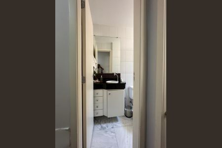 Apartamento à venda com 93m², 3 quartos e 2 vagasBanheiro 