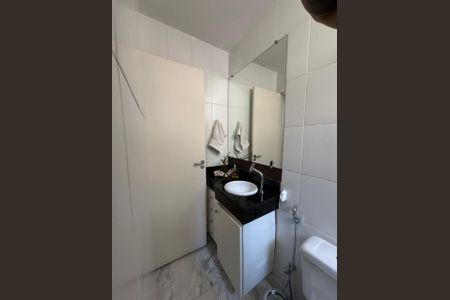Apartamento à venda com 93m², 3 quartos e 2 vagasBanheiro 