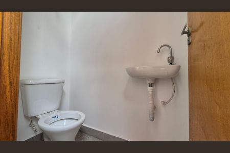 Apartamento à venda com 106m², 2 quartos e 1 vaga Apartamento à venda com 106m², 2 quartos e 1 vagaBanheiro de Serviço