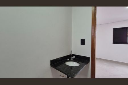 Apartamento à venda com 106m², 2 quartos e 1 vaga Apartamento à venda com 106m², 2 quartos e 1 vagaBanheiro da suíte
