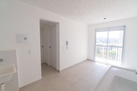 Sala/Cozinha de apartamento para alugar com 2 quartos, 34m² em Jardim Itacolomi, São Paulo