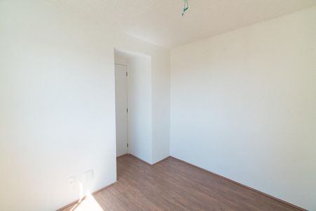 Quarto 2 de apartamento para alugar com 2 quartos, 34m² em Jardim Itacolomi, São Paulo