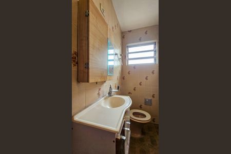 Casa à venda com 120m², 4 quartos e 2 vagas Casa à venda com 120m², 4 quartos e 2 vagasBanheiro 3