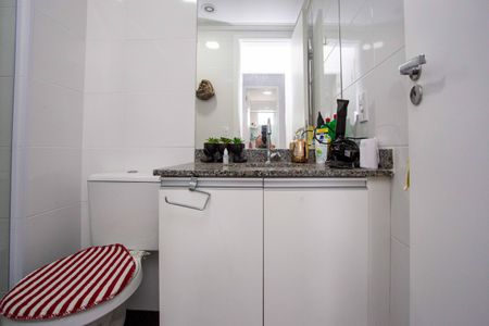 Apartamento para alugar com 67m², 2 quartos e 2 vagasBanheiro Social
