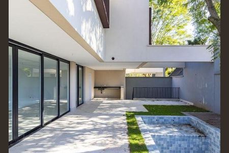 Casa à venda com 4 quartos, 584m² em Jardim Cordeiro, São Paulo