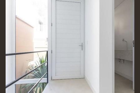 Casa à venda com 4 quartos, 584m² em Jardim Cordeiro, São Paulo