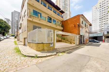 Casa à venda com 350m², 7 quartos e 8 vagasFachada