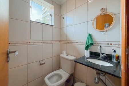 Casa à venda com 350m², 7 quartos e 8 vagasBanheiro 3