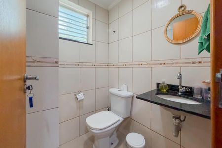 Casa à venda com 350m², 7 quartos e 8 vagasBanheiro 2