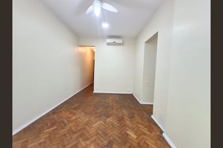 Apartamento à venda com 65m², 2 quartos e sem vaga Apartamento à venda com 65m², 2 quartos e sem vagaSala