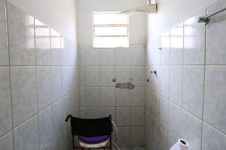 Casa à venda com 167m², 2 quartos e 2 vagasBanheiro