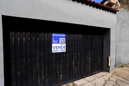 Casa à venda com 167m², 2 quartos e 2 vagasFachada com Plaquinha