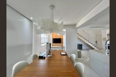 Apartamento à venda com 104m², 2 quartos e 2 vagasSala