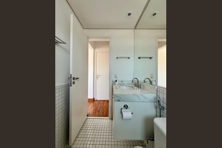 Apartamento à venda com 104m², 2 quartos e 2 vagasBanheiro da Suíte 1