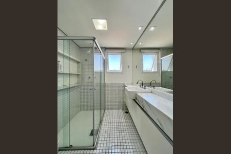 Apartamento à venda com 104m², 2 quartos e 2 vagasBanheiro da Suíte 2