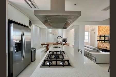 Cozinha de apartamento à venda com 2 quartos, 104m² em Cambuí, Campinas