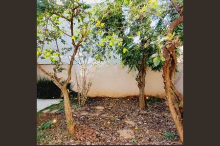 Casa à venda com 285m², 3 quartos e 2 vagas