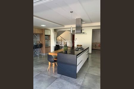 Casa à venda com 409m², 6 quartos e 4 vagas
