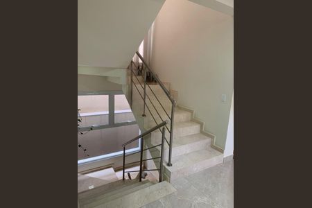 Casa à venda com 409m², 6 quartos e 4 vagas