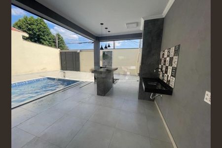 Casa à venda com 300m², 3 quartos e 2 vagas