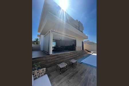 Casa à venda com 315m², 4 quartos e 4 vagas