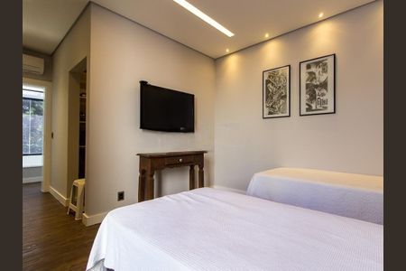 Casa à venda com 4 quartos, 411m² em Swiss Park, Campinas