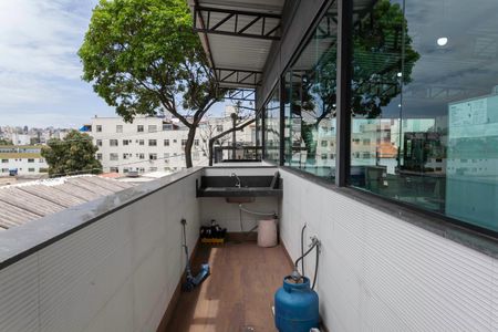 Casa à venda com 380m², 4 quartos e 3 vagas Casa à venda com 380m², 4 quartos e 3 vagasCobertura