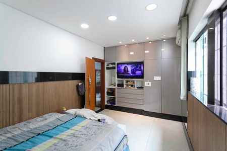 Casa à venda com 380m², 4 quartos e 3 vagas Casa à venda com 380m², 4 quartos e 3 vagasSuíte