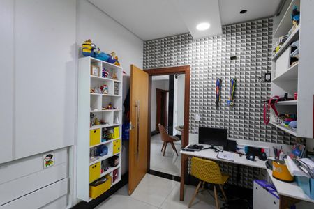 Casa à venda com 380m², 4 quartos e 3 vagas Casa à venda com 380m², 4 quartos e 3 vagasQuarto 1