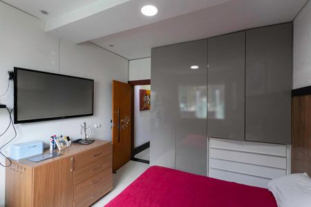 Casa à venda com 380m², 4 quartos e 3 vagas Casa à venda com 380m², 4 quartos e 3 vagasQuarto 2