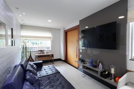 Sala de casa à venda com 4 quartos, 380m² em Padre Eustáquio, Belo Horizonte