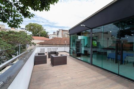 Casa à venda com 380m², 4 quartos e 3 vagas Casa à venda com 380m², 4 quartos e 3 vagasCobertura