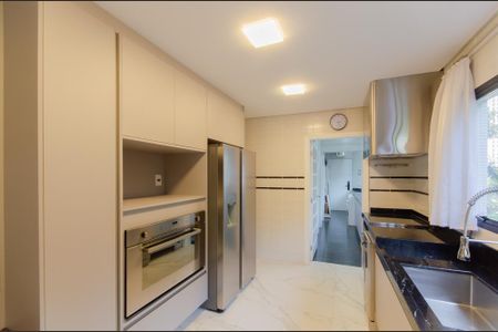 Apartamento à venda com 180m², 3 quartos e 3 vagasCozinha