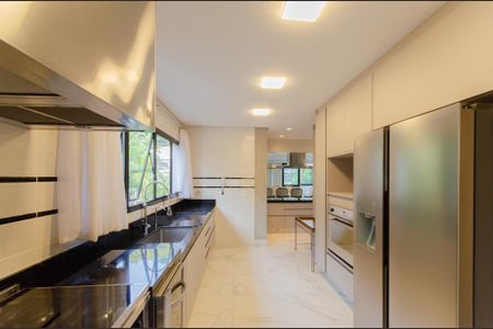 Apartamento à venda com 180m², 3 quartos e 3 vagasCozinha