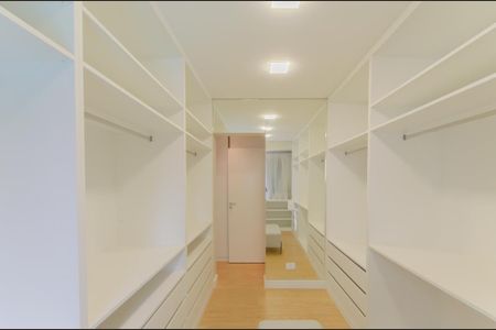 Apartamento à venda com 180m², 3 quartos e 3 vagasCloset da suíte