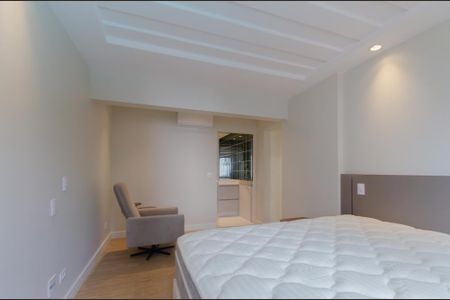 Apartamento à venda com 180m², 3 quartos e 3 vagasSuíte