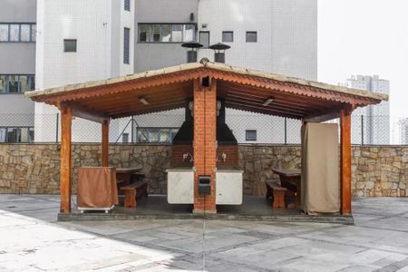 Apartamento à venda com 180m², 3 quartos e 3 vagasÁrea comum - Churrasqueira