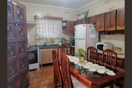 Casa à venda com 3 quartos, 194m² em Cidade São Jorge, Santo André