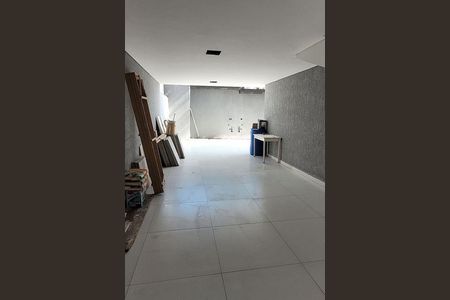 Casa à venda com 110m², 2 quartos e 2 vagas
